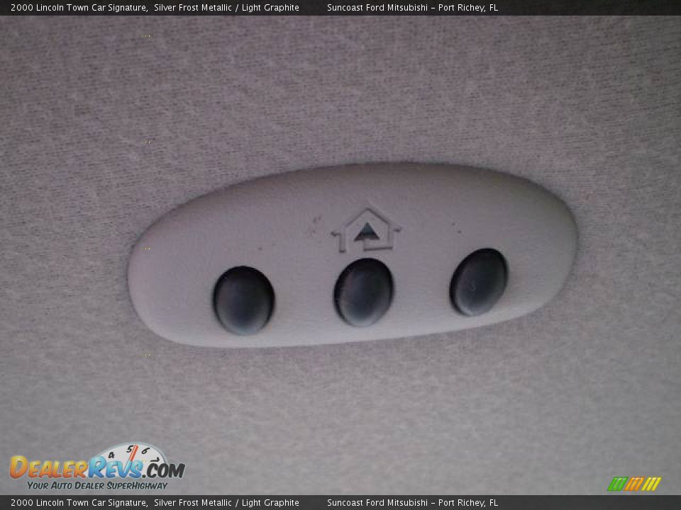 2000 Lincoln Town Car Signature Silver Frost Metallic / Light Graphite Photo #28