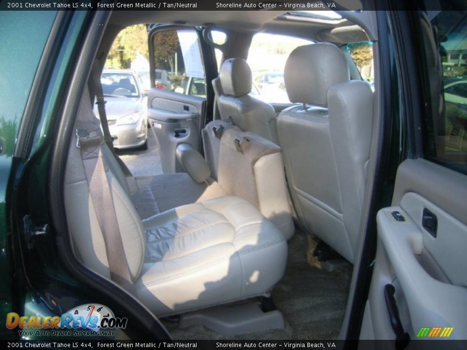 2001 Chevrolet Tahoe LS 4x4 Forest Green Metallic / Tan/Neutral Photo #10