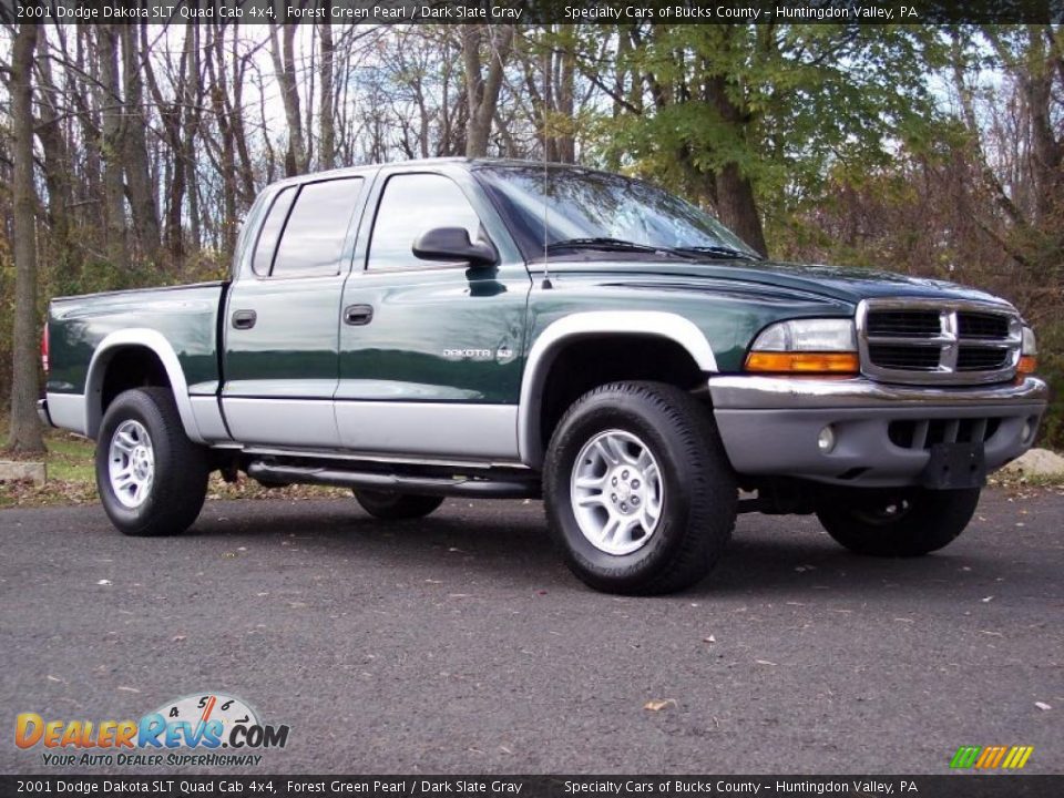 Front 3/4 View of 2001 Dodge Dakota SLT Quad Cab 4x4 Photo #9