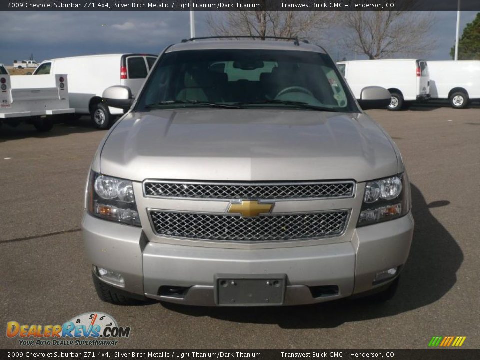 2009 Chevrolet Suburban Z71 4x4 Silver Birch Metallic / Light Titanium/Dark Titanium Photo #2