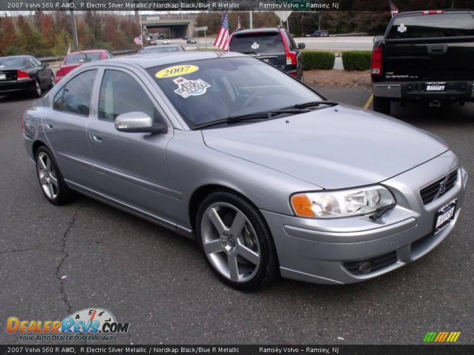Front 3/4 View of 2007 Volvo S60 R AWD Photo #1