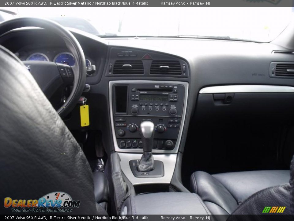 Dashboard of 2007 Volvo S60 R AWD Photo #10
