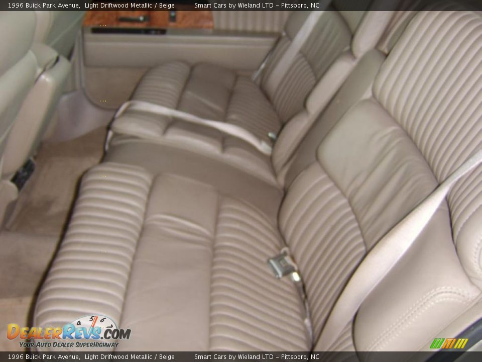 Beige Interior - 1996 Buick Park Avenue  Photo #8