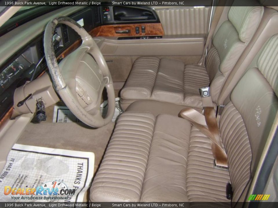 Beige Interior - 1996 Buick Park Avenue  Photo #9