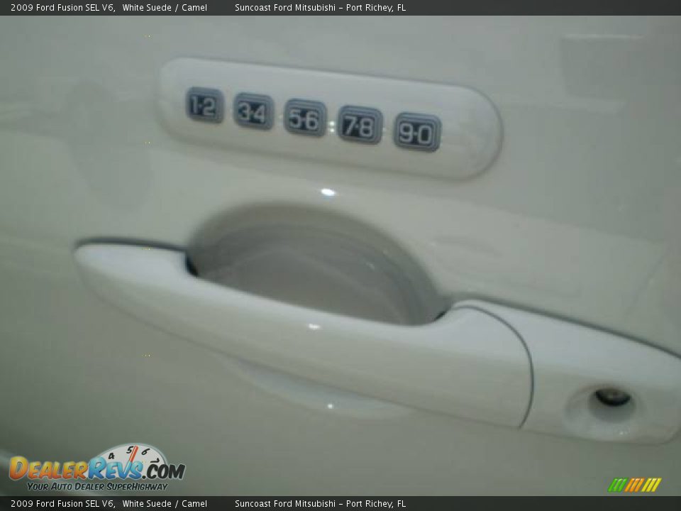 2009 Ford Fusion SEL V6 White Suede / Camel Photo #5