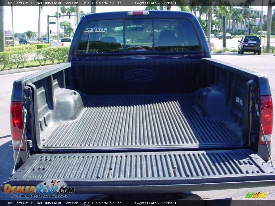 2005 Ford F250 Super Duty Lariat Crew Cab True Blue Metallic / Tan Photo #8