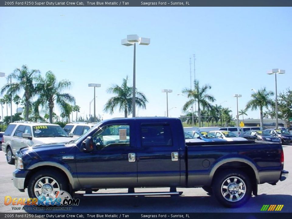 2005 Ford F250 Super Duty Lariat Crew Cab True Blue Metallic / Tan Photo #11