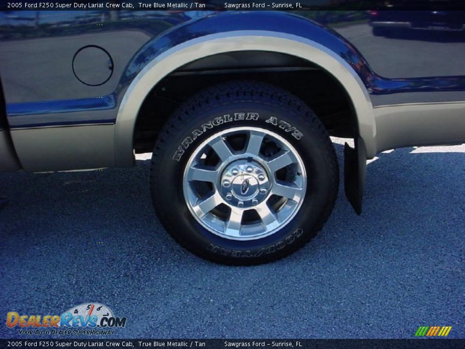 2005 Ford F250 Super Duty Lariat Crew Cab True Blue Metallic / Tan Photo #12