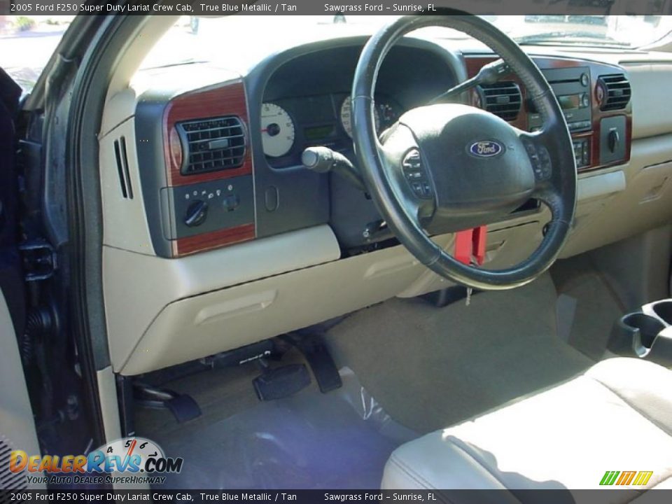 Tan Interior - 2005 Ford F250 Super Duty Lariat Crew Cab Photo #17