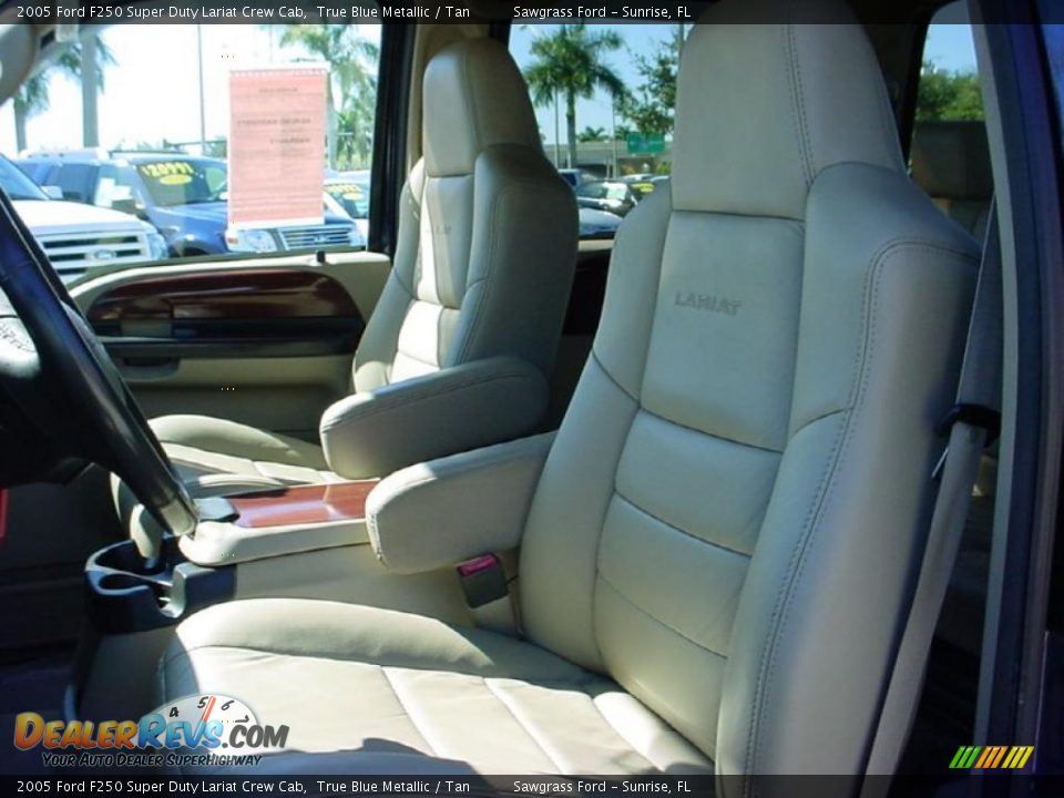 Tan Interior - 2005 Ford F250 Super Duty Lariat Crew Cab Photo #19