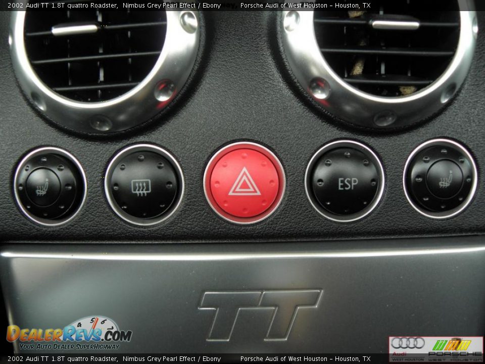 Controls of 2002 Audi TT 1.8T quattro Roadster Photo #8