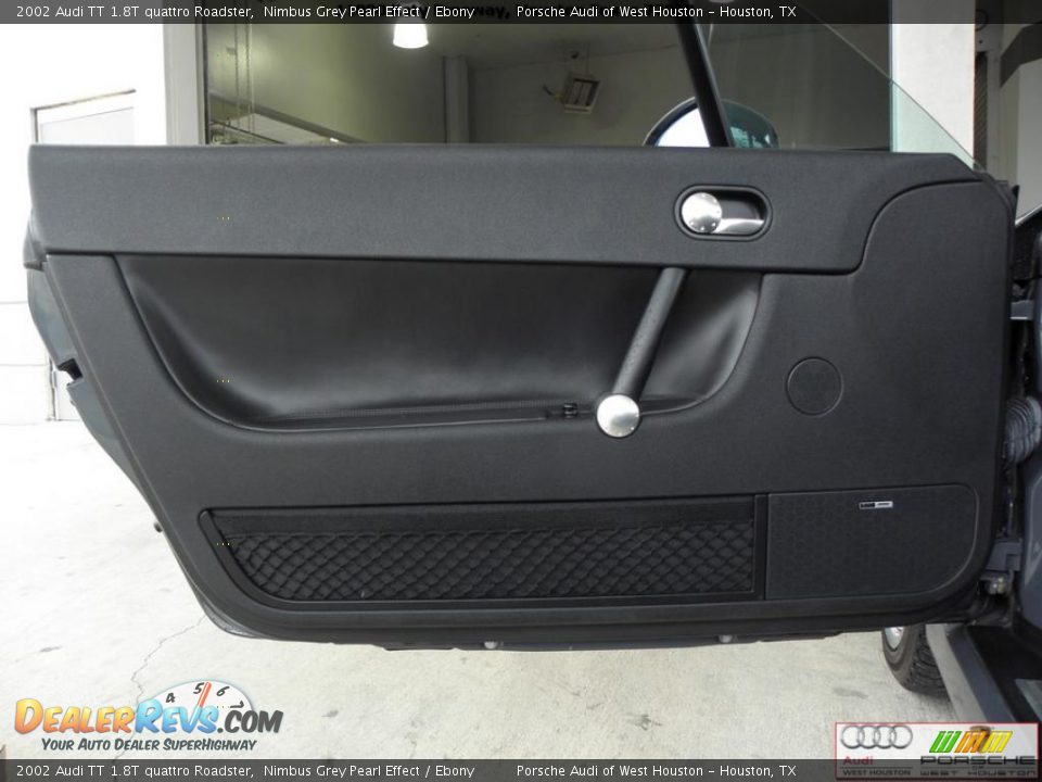 Door Panel of 2002 Audi TT 1.8T quattro Roadster Photo #23