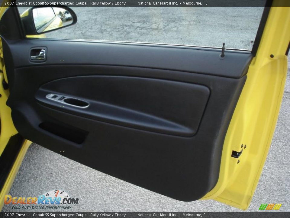 Door Panel of 2007 Chevrolet Cobalt SS Supercharged Coupe Photo #24