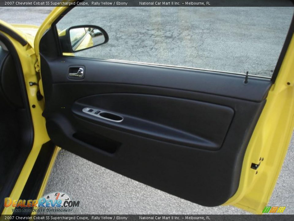 Door Panel of 2007 Chevrolet Cobalt SS Supercharged Coupe Photo #27