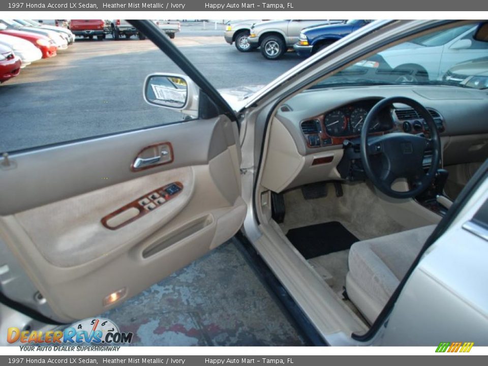 1997 Honda Accord LX Sedan Heather Mist Metallic / Ivory Photo #13