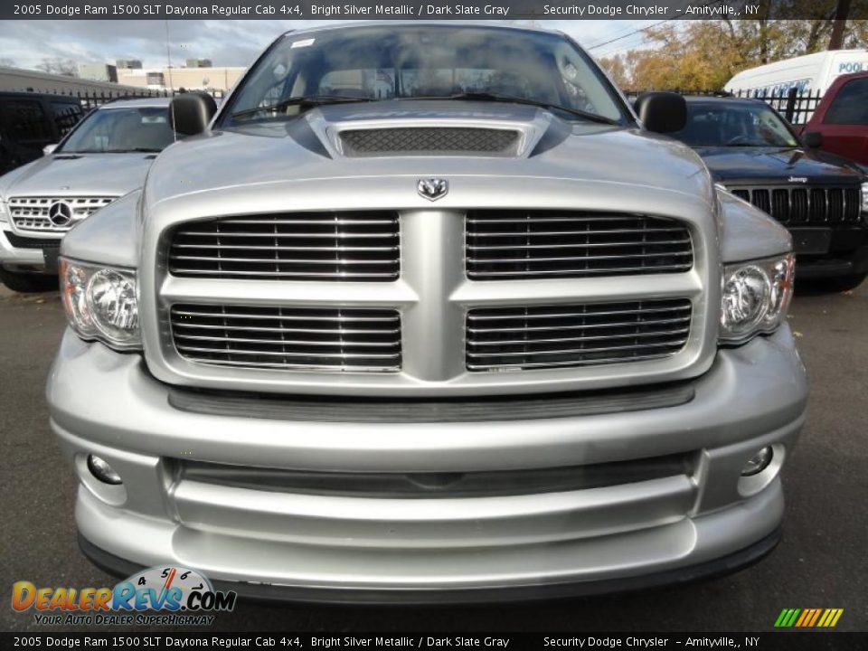 2005 Dodge Ram 1500 SLT Daytona Regular Cab 4x4 Bright Silver Metallic / Dark Slate Gray Photo #2