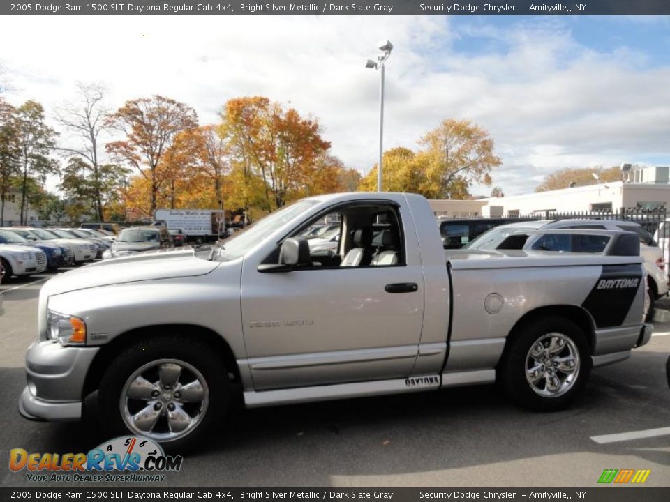 2005 Dodge Ram 1500 SLT Daytona Regular Cab 4x4 Bright Silver Metallic / Dark Slate Gray Photo #3