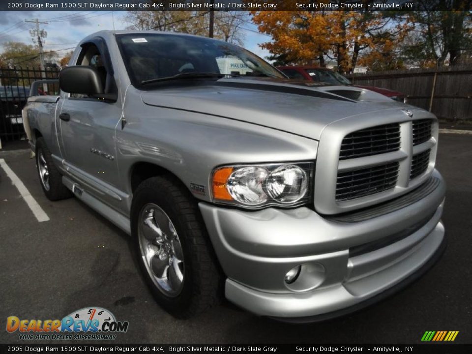 2005 Dodge Ram 1500 SLT Daytona Regular Cab 4x4 Bright Silver Metallic / Dark Slate Gray Photo #8