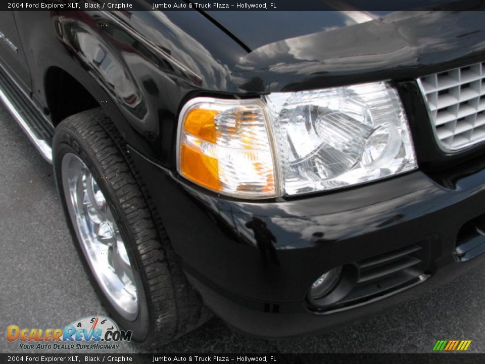 2004 Ford Explorer XLT Black / Graphite Photo #2