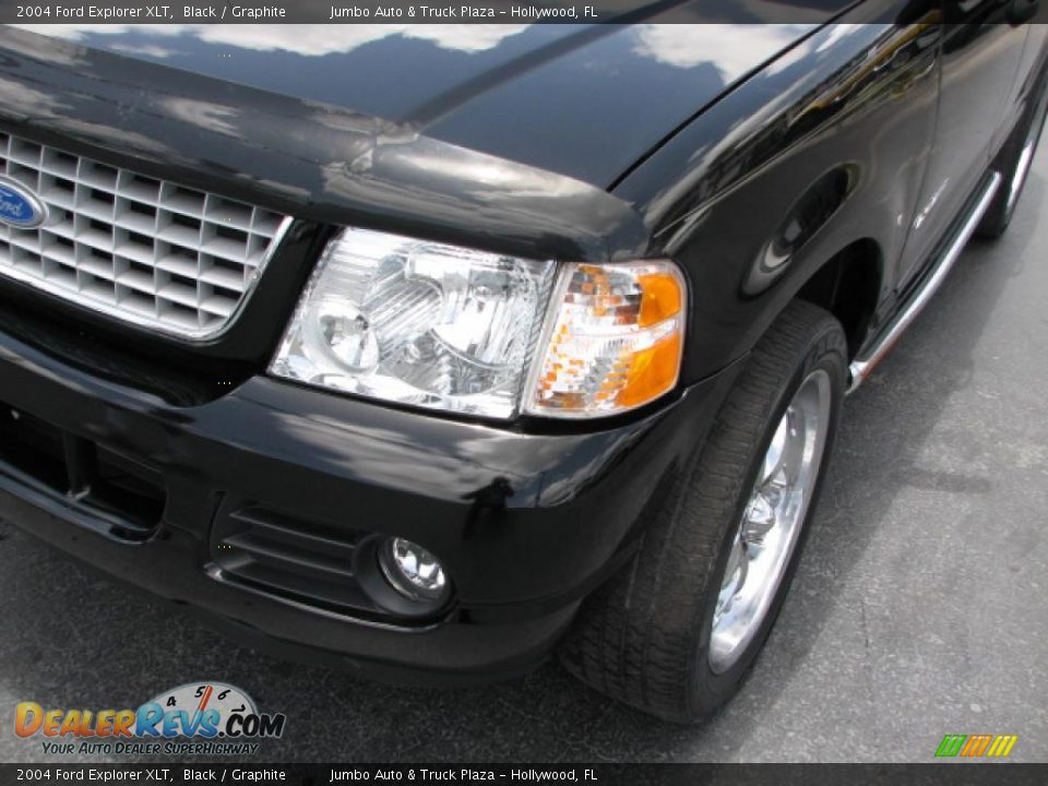 2004 Ford Explorer XLT Black / Graphite Photo #4