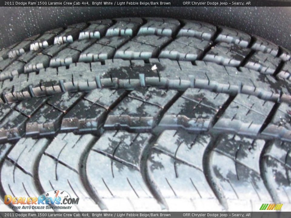 2011 Dodge Ram 1500 Laramie Crew Cab 4x4 Bright White / Light Pebble Beige/Bark Brown Photo #14