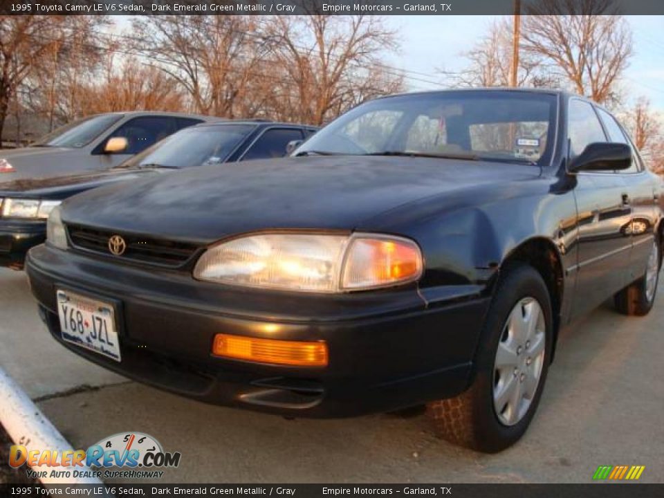 1995 Toyota Camry LE V6 Sedan Dark Emerald Green Metallic / Gray Photo #2