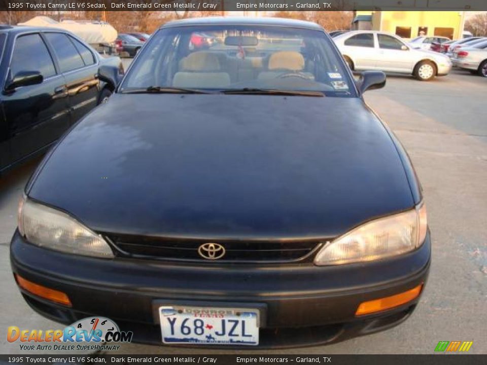 1995 Toyota Camry LE V6 Sedan Dark Emerald Green Metallic / Gray Photo #3