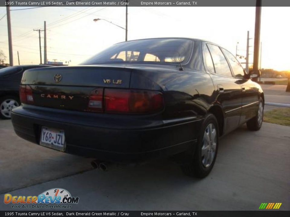 1995 Toyota Camry LE V6 Sedan Dark Emerald Green Metallic / Gray Photo #4