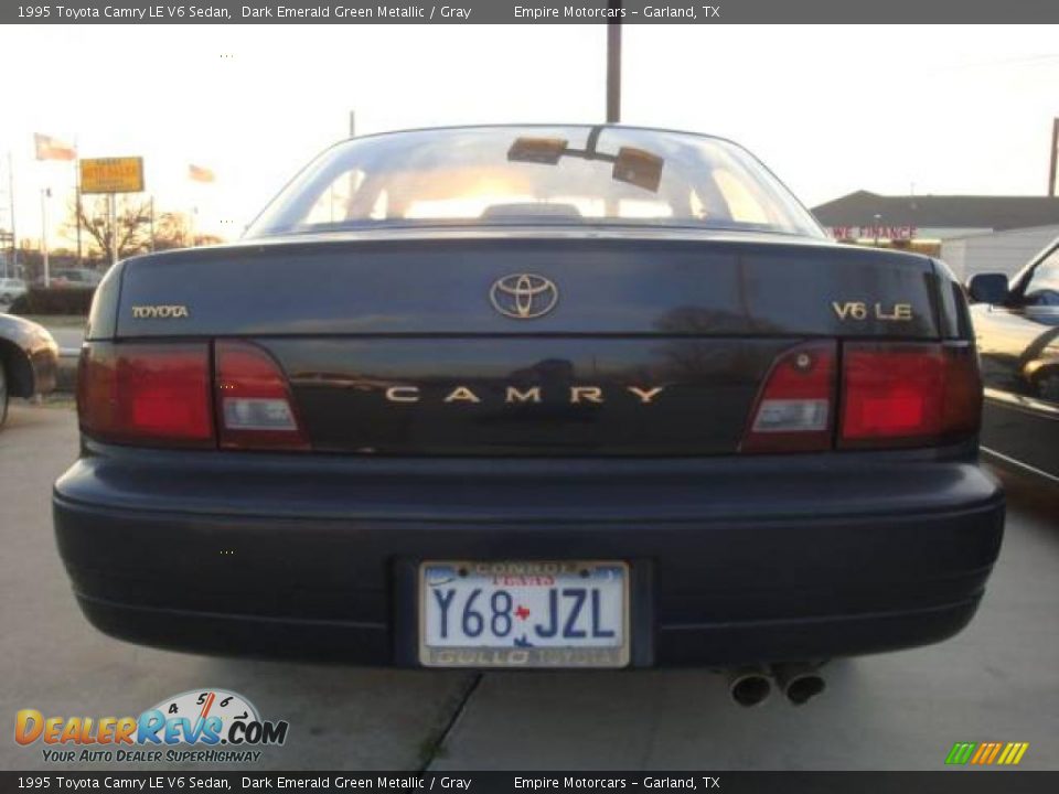 1995 Toyota Camry LE V6 Sedan Dark Emerald Green Metallic / Gray Photo #8