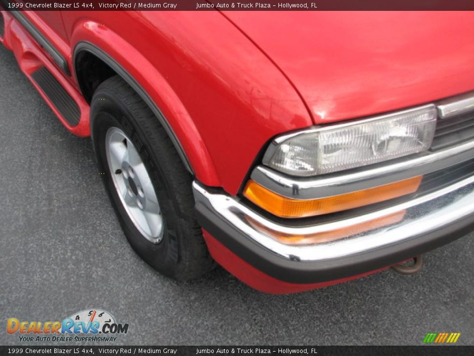 1999 Chevrolet Blazer LS 4x4 Victory Red / Medium Gray Photo #2