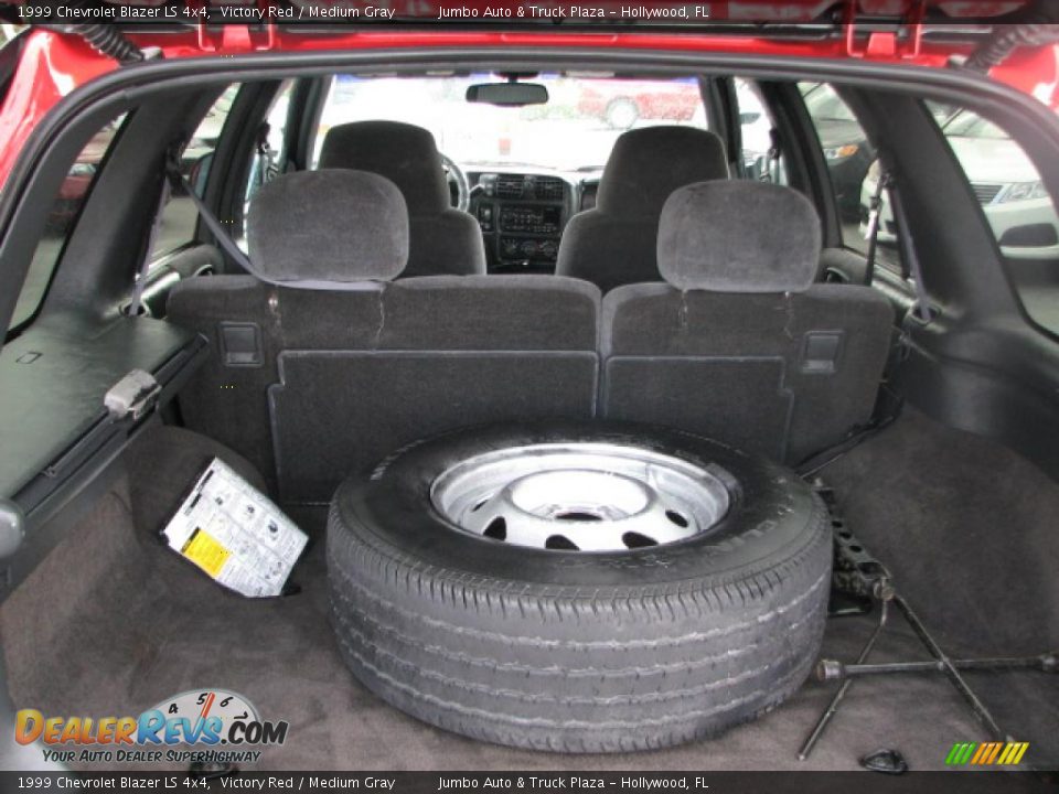 1999 Chevrolet Blazer LS 4x4 Victory Red / Medium Gray Photo #8