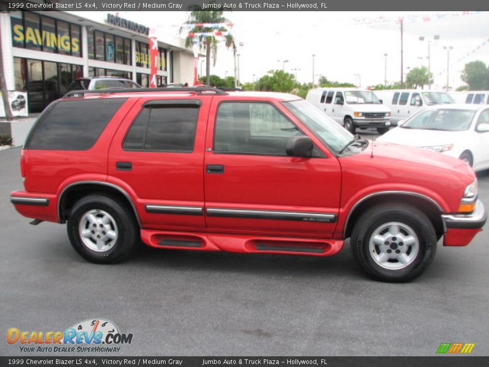 1999 Chevrolet Blazer LS 4x4 Victory Red / Medium Gray Photo #10
