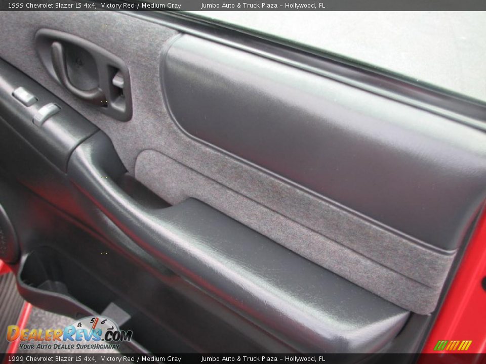 1999 Chevrolet Blazer LS 4x4 Victory Red / Medium Gray Photo #14