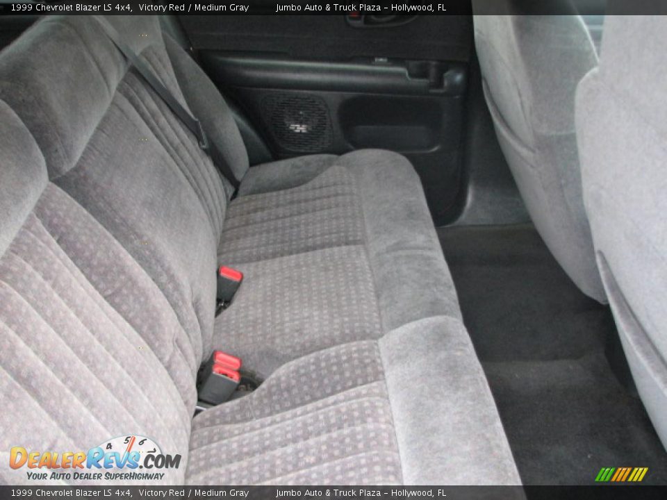 1999 Chevrolet Blazer LS 4x4 Victory Red / Medium Gray Photo #15