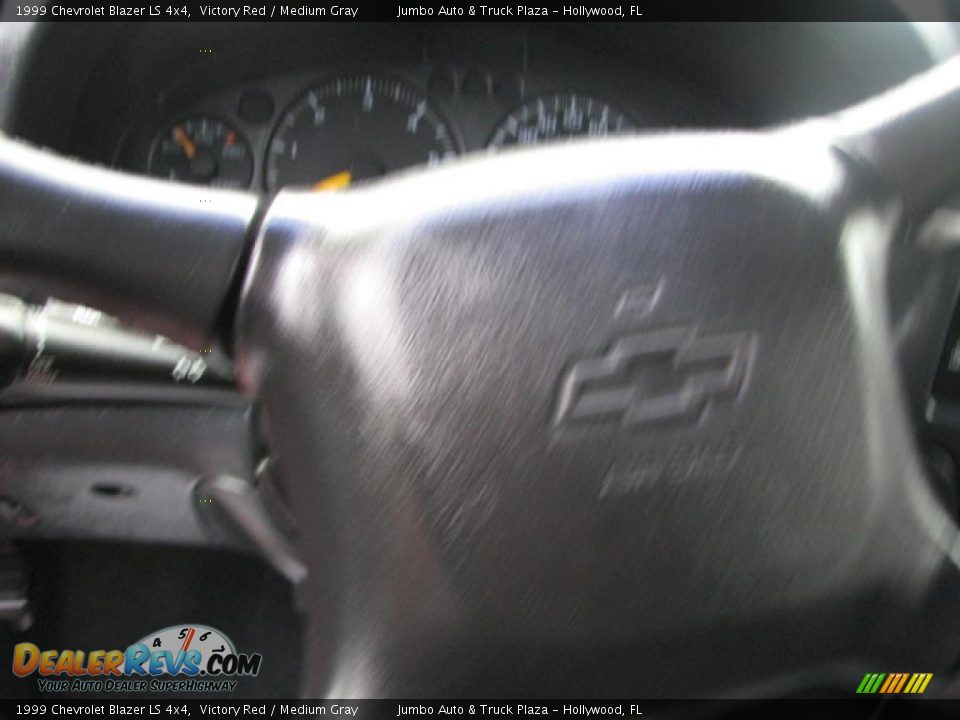 1999 Chevrolet Blazer LS 4x4 Victory Red / Medium Gray Photo #18