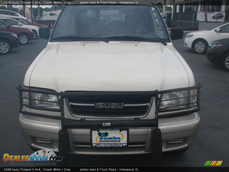 1998 Isuzu Trooper S 4x4 Cream White / Gray Photo #3