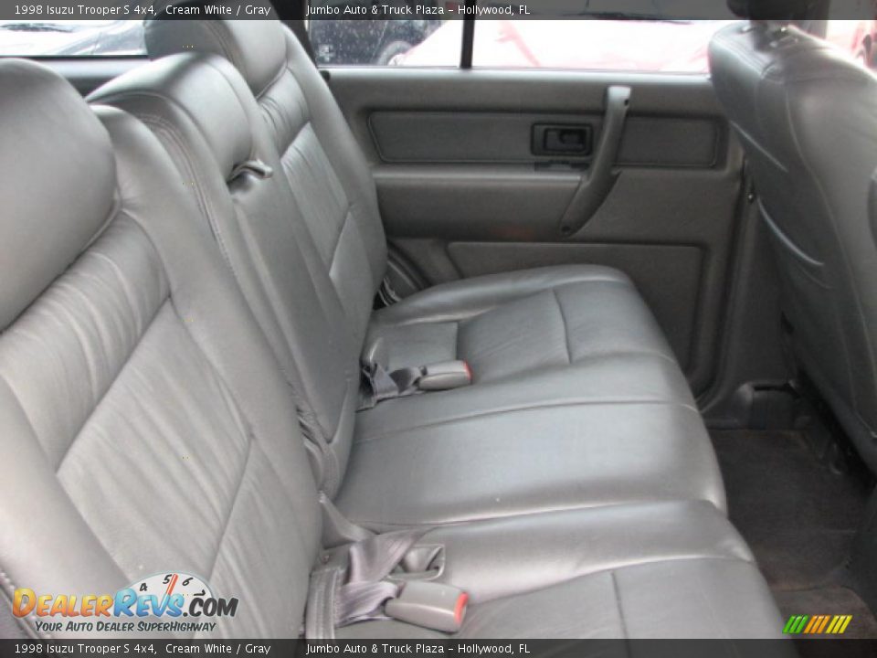 1998 Isuzu Trooper S 4x4 Cream White / Gray Photo #16