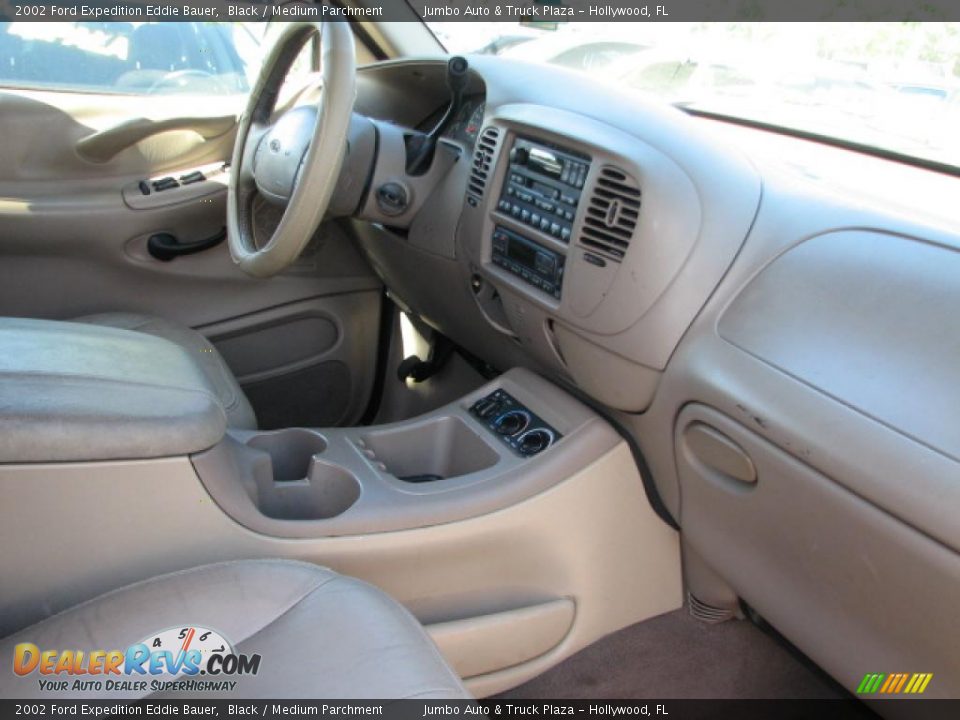 Dashboard of 2002 Ford Expedition Eddie Bauer Photo #8