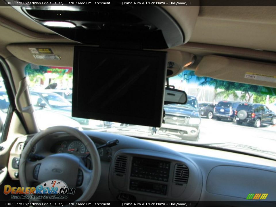 2002 Ford Expedition Eddie Bauer Black / Medium Parchment Photo #13
