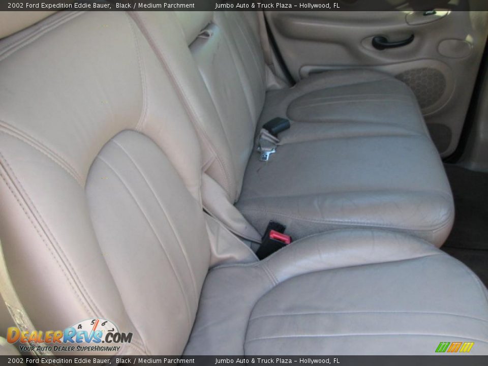 2002 Ford Expedition Eddie Bauer Black / Medium Parchment Photo #15