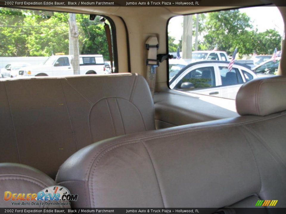 2002 Ford Expedition Eddie Bauer Black / Medium Parchment Photo #16
