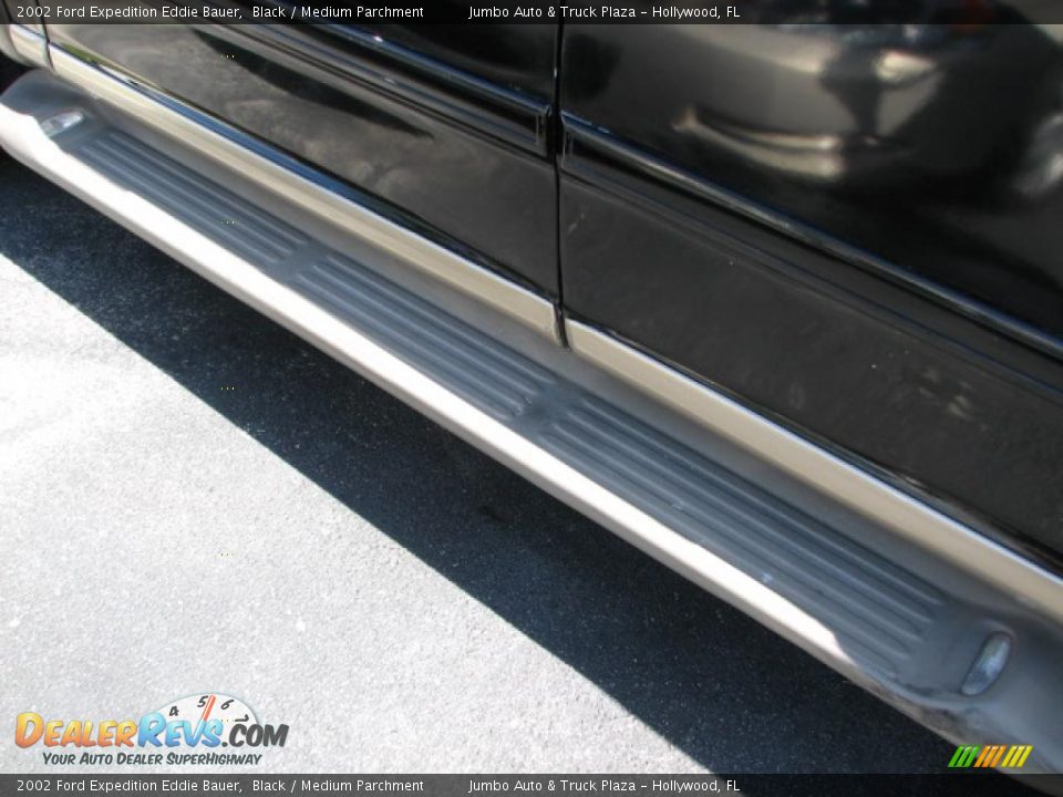 2002 Ford Expedition Eddie Bauer Black / Medium Parchment Photo #20