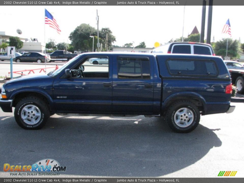 2002 Chevrolet S10 LS Crew Cab 4x4 Indigo Blue Metallic / Graphite Photo #2