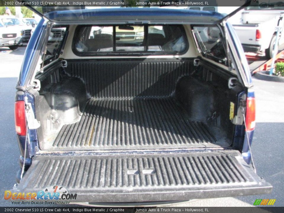 2002 Chevrolet S10 LS Crew Cab 4x4 Indigo Blue Metallic / Graphite Photo #9