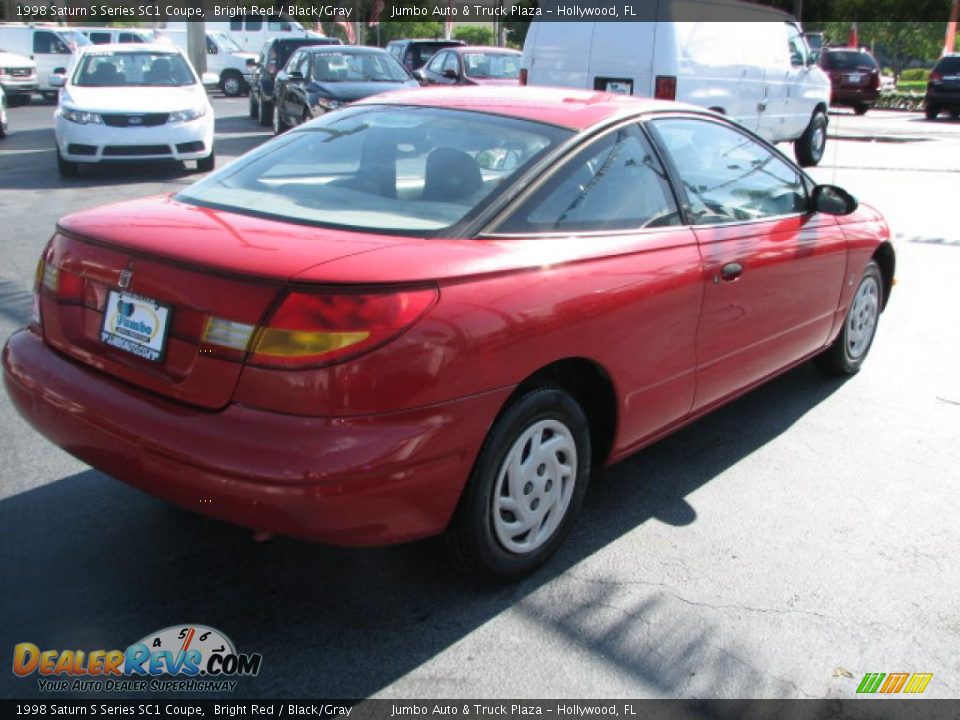 1998 Saturn S Series SC1 Coupe Bright Red / Black/Gray Photo #4