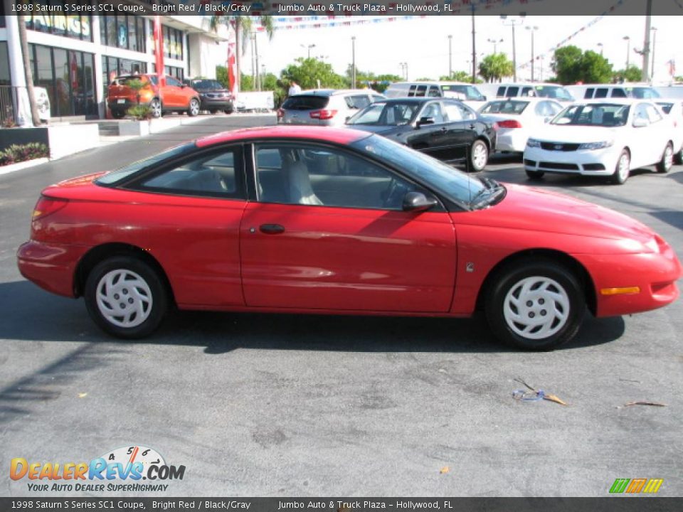 1998 Saturn S Series SC1 Coupe Bright Red / Black/Gray Photo #5