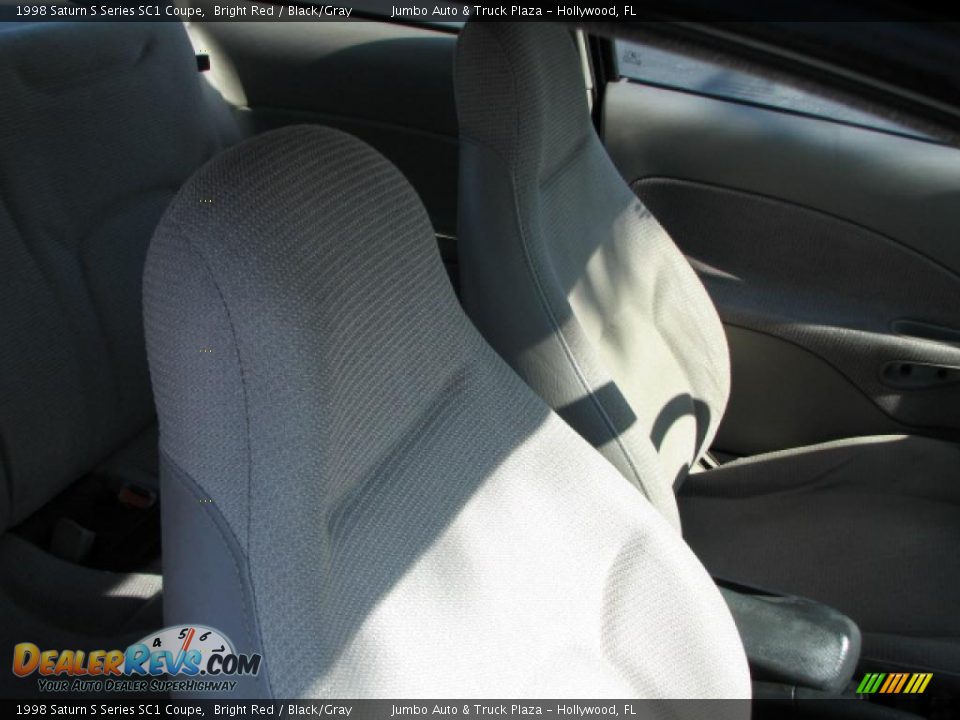 1998 Saturn S Series SC1 Coupe Bright Red / Black/Gray Photo #7