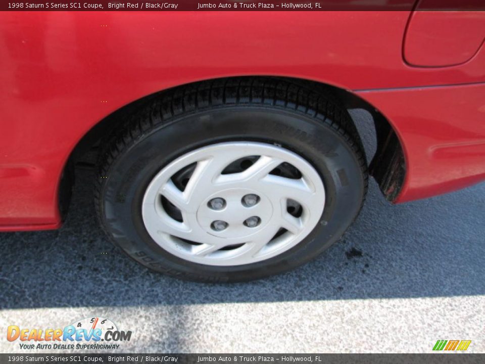 1998 Saturn S Series SC1 Coupe Bright Red / Black/Gray Photo #12