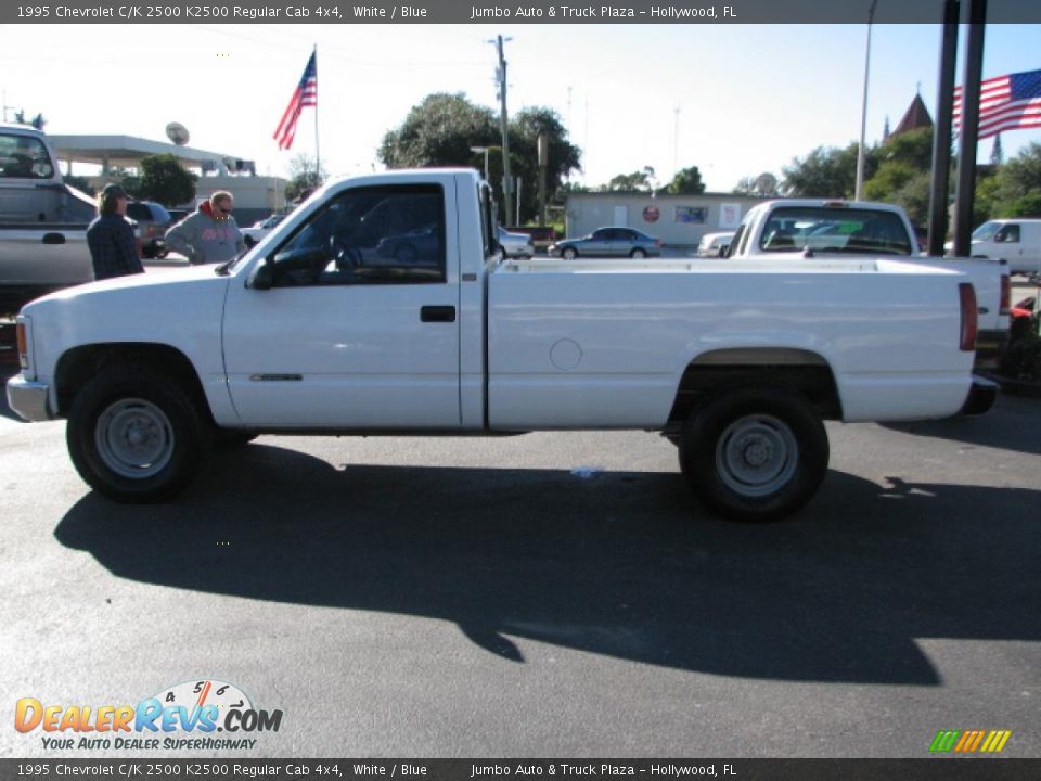 1995 Chevrolet C/K 2500 K2500 Regular Cab 4x4 White / Blue Photo #4