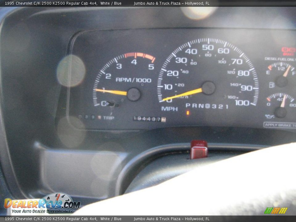 1995 Chevrolet C/K 2500 K2500 Regular Cab 4x4 White / Blue Photo #9